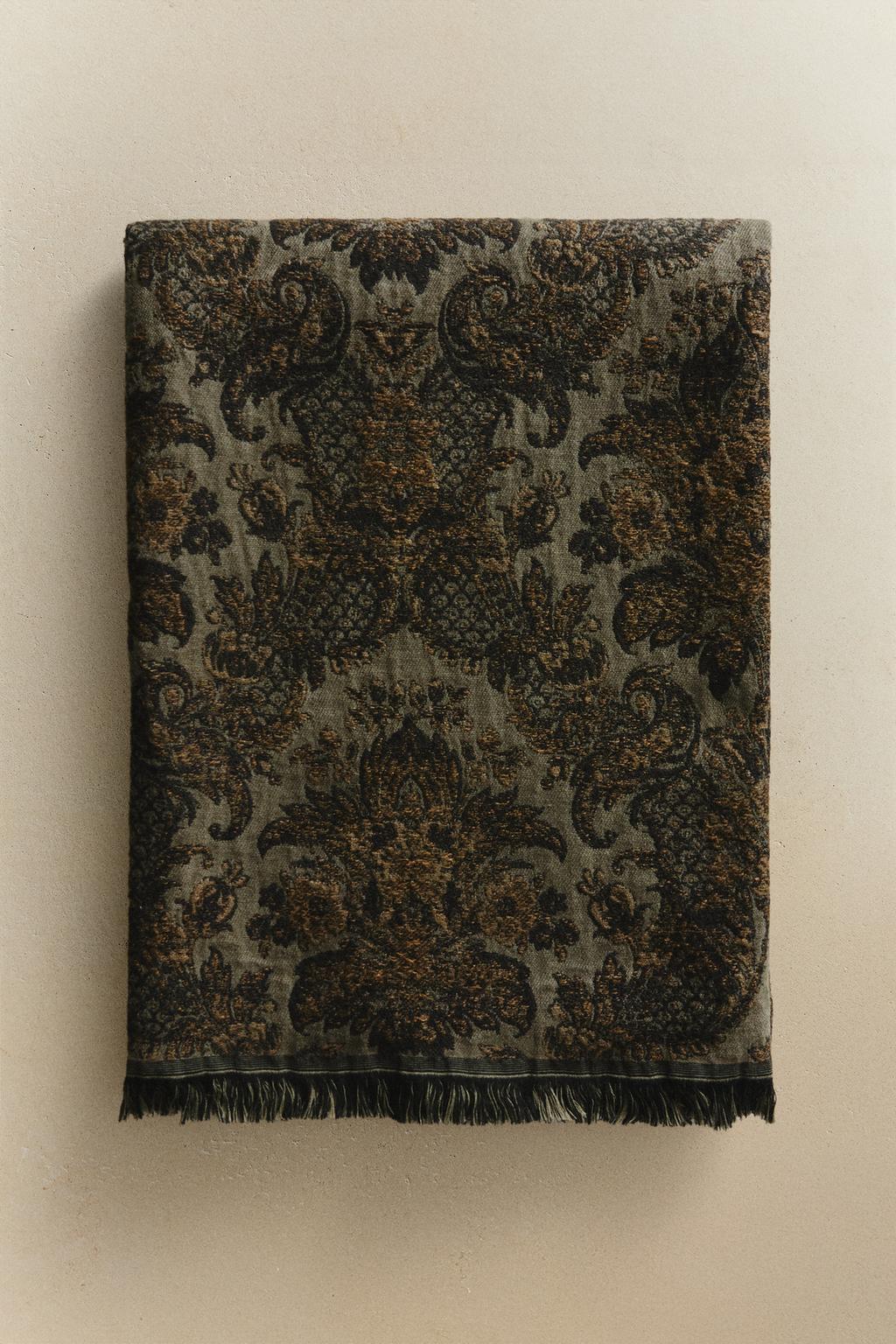 Плед с цветочным жаккардом