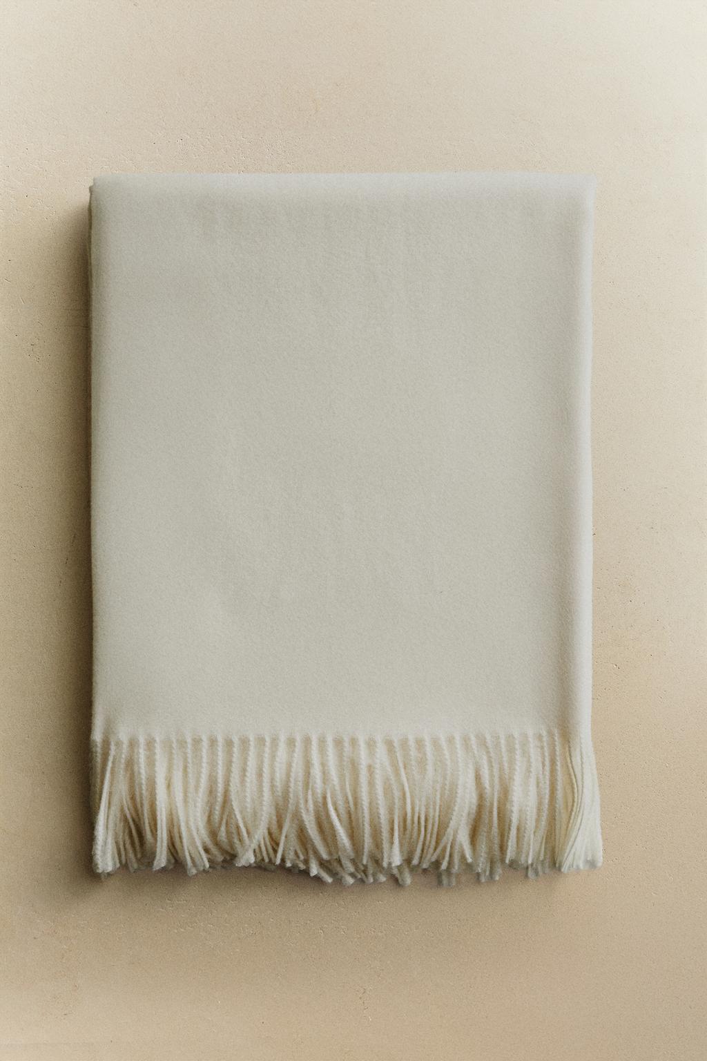 Плед с бахромой