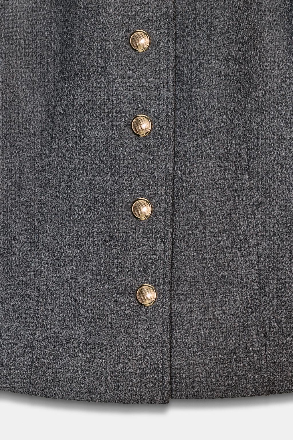 БЛЕЙЗЕР ОБЛЕГАЮЩЕГО КРОЯ С КРУГЛЫМ ВЫРЕЗОМ