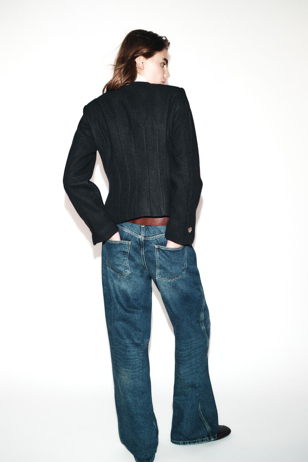 БЛЕЙЗЕР ОБЛЕГАЮЩЕГО КРОЯ С КРУГЛЫМ ВЫРЕЗОМ