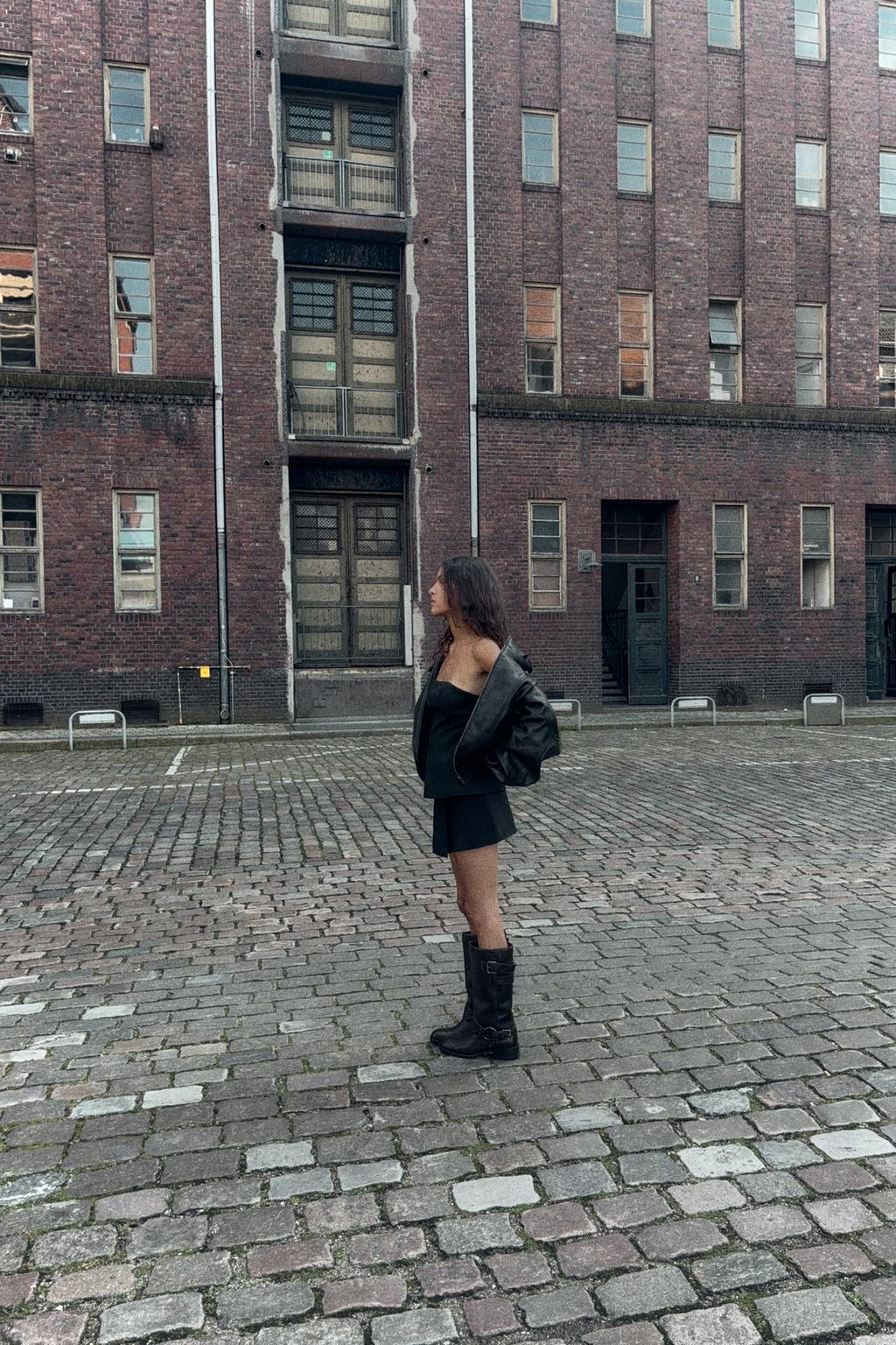 КУРТКА ИЗ ИСКУССТВЕННОЙ КОЖИ