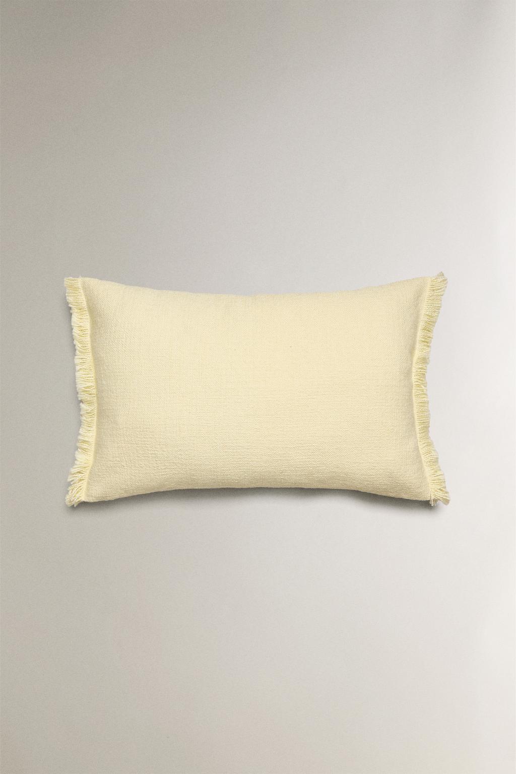 Чехол для подушки с бахромой