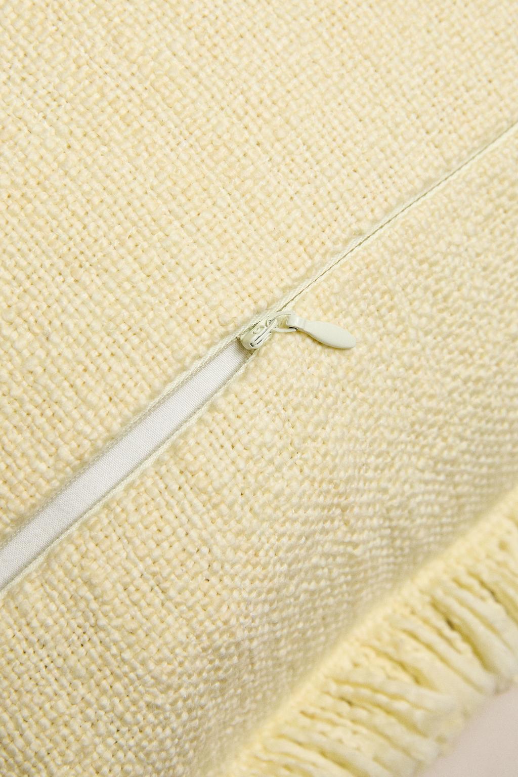 Чехол для подушки с бахромой