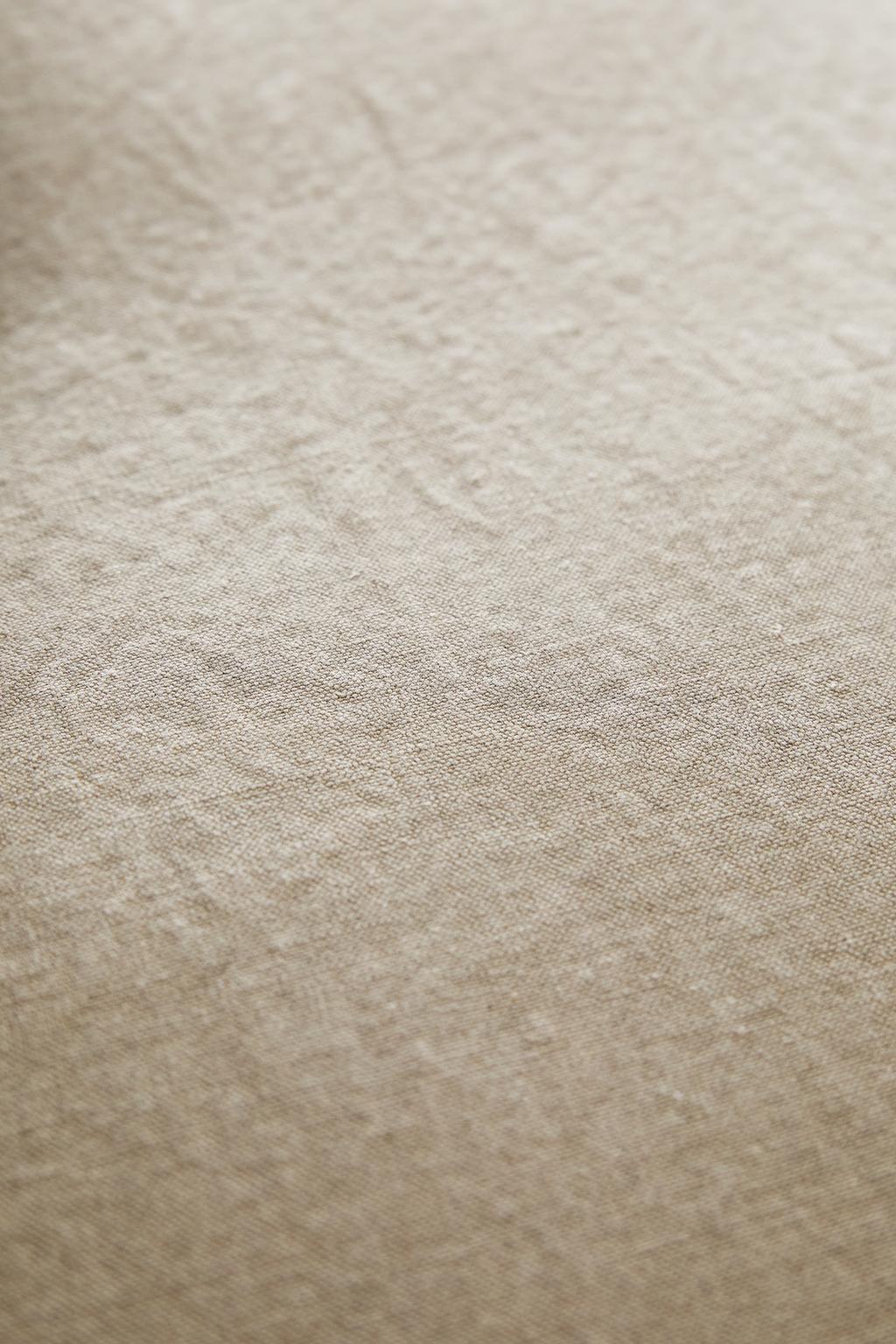 Диван с съемным чехлом из мятого льна