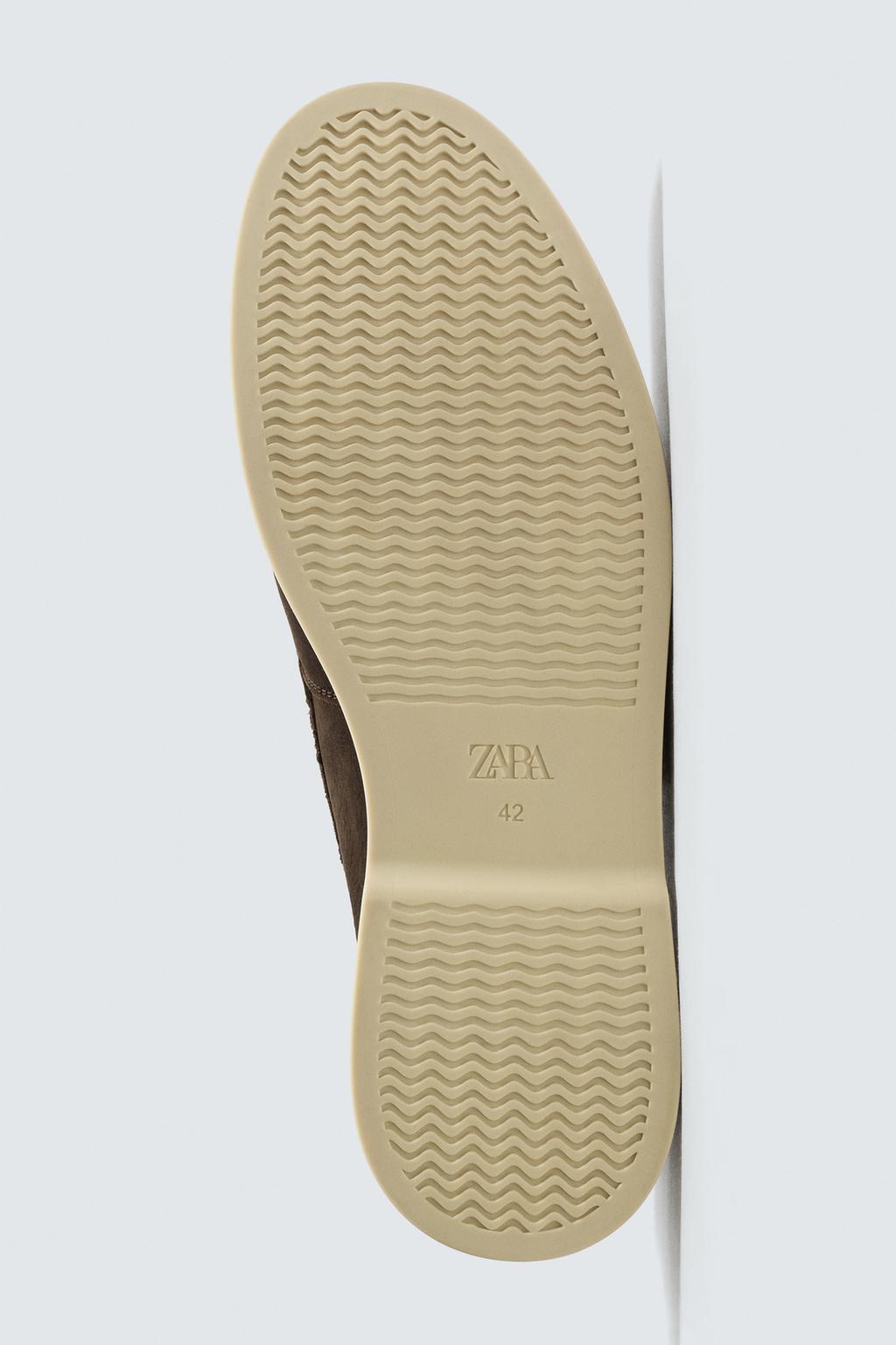 КОЖАНЫЕ ЛОФЕРЫ В ПОВСЕДНЕВНОМ СТИЛЕ