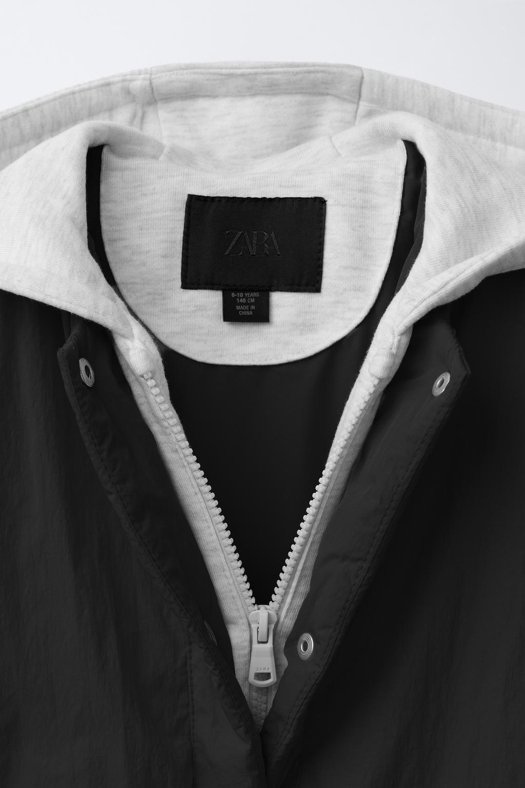 СТЕГАНАЯ КУРТКА С КАПЮШОНОМ НА ФЛИСОВОЙ ПОДКЛАДКЕ