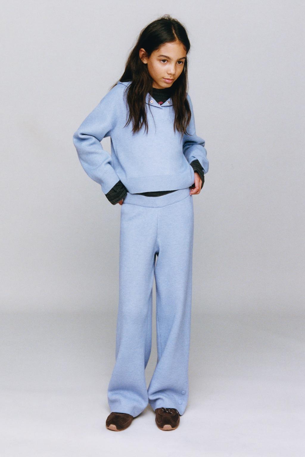 ВЯЗАНЫЙ СВИТЕР С КАПЮШОНОМ