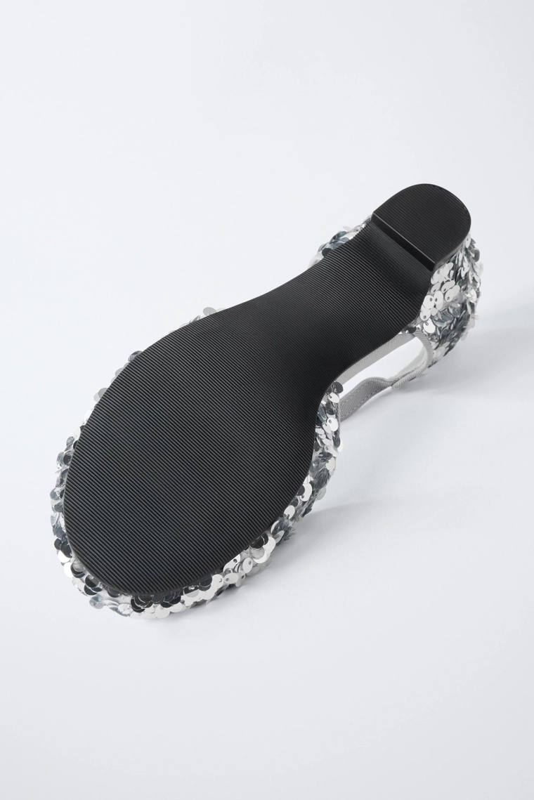 Туфли на высоком каблуке с пайетками