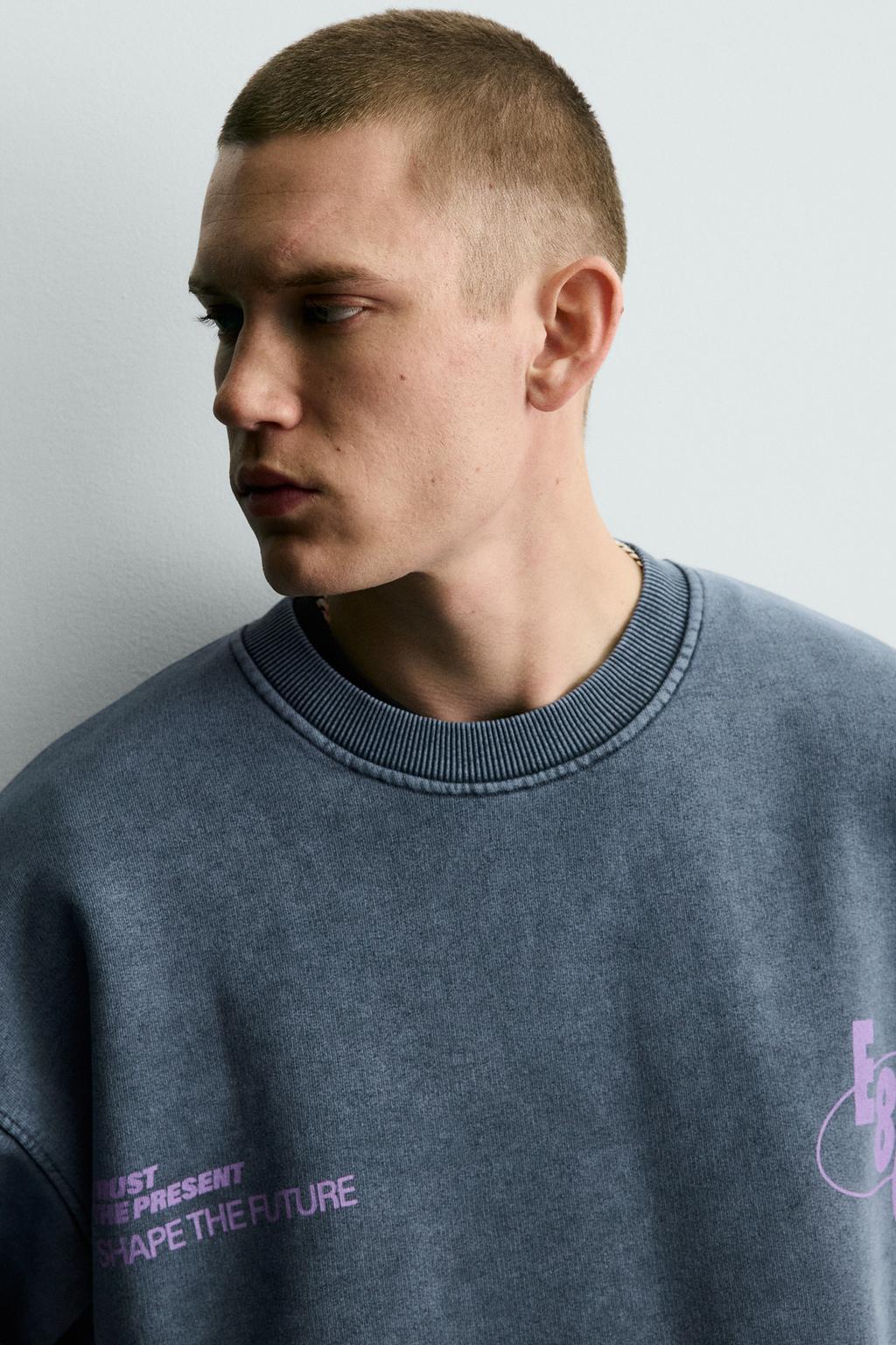 ТОЛСТОВКА С ЭФФЕКТОМ ПОТЕРТОСТИ С НАДПИСЯМИ