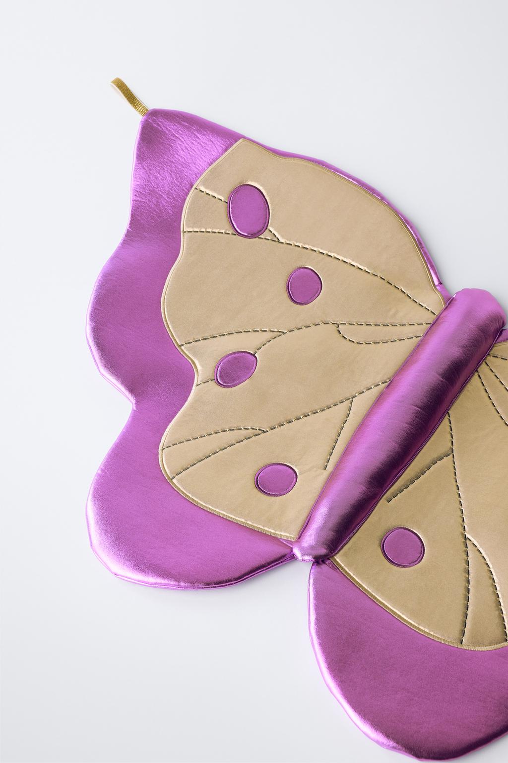 Блестящие крылья костюма бабочки