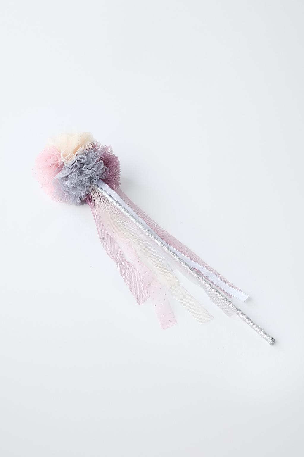 Волшебная палочка с крыльями бабочки из фатина и блестками