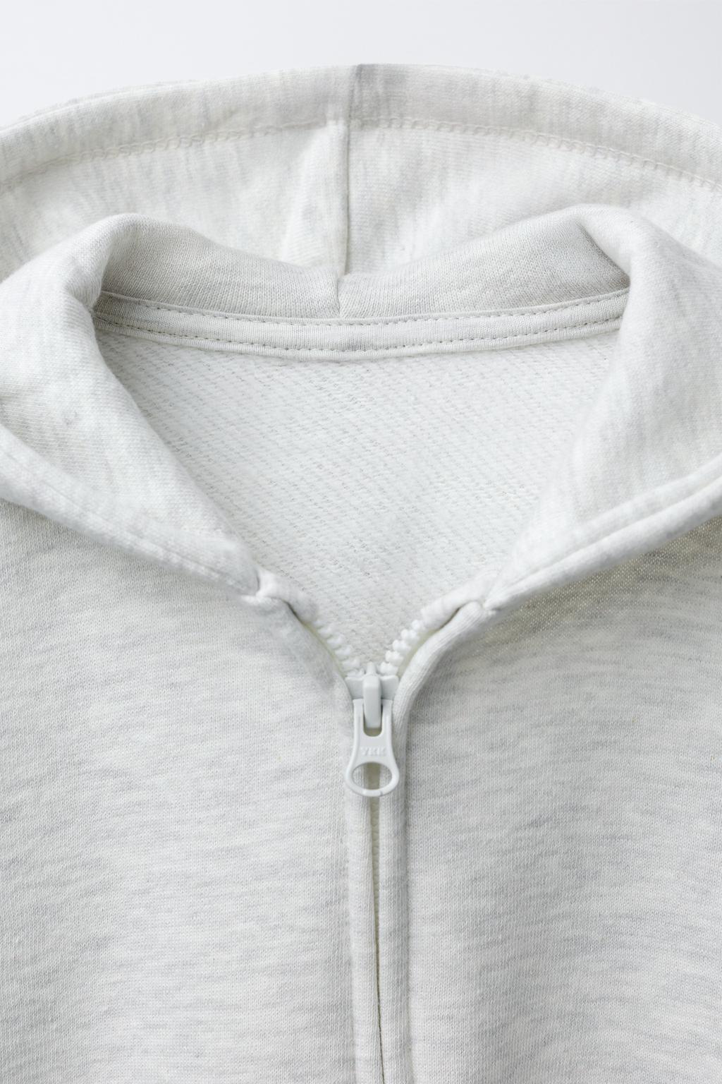 ТОЛСТОВКА НА МОЛНИИ С КАПЮШОНОМ