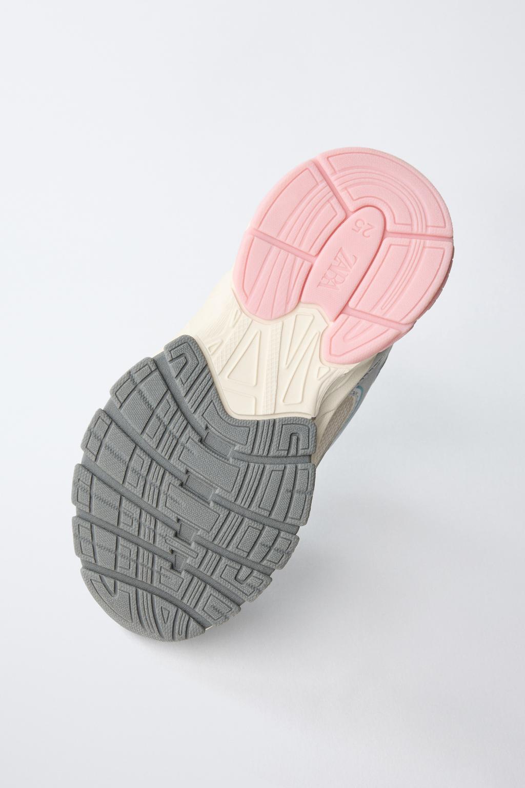 КРОССОВКИ MINNIE MOUSE © DISNEY