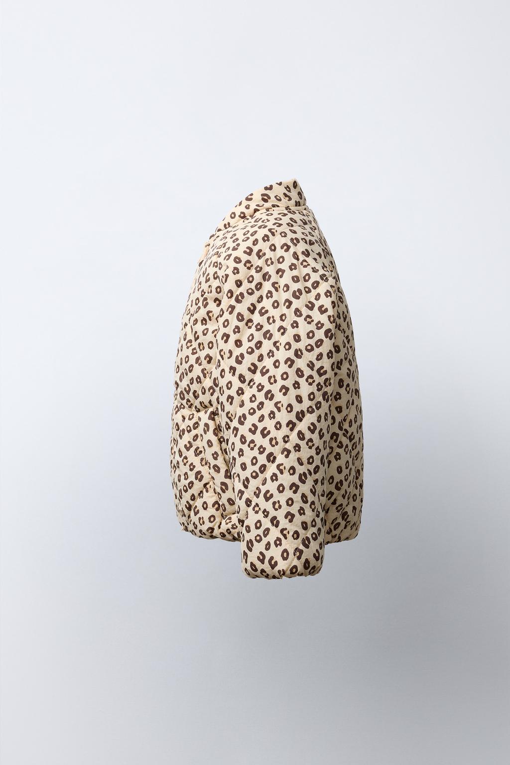 СТЕГАНАЯ КУРТКА С АНИМАЛИСТИЧЕСКИМ ПРИНТОМ