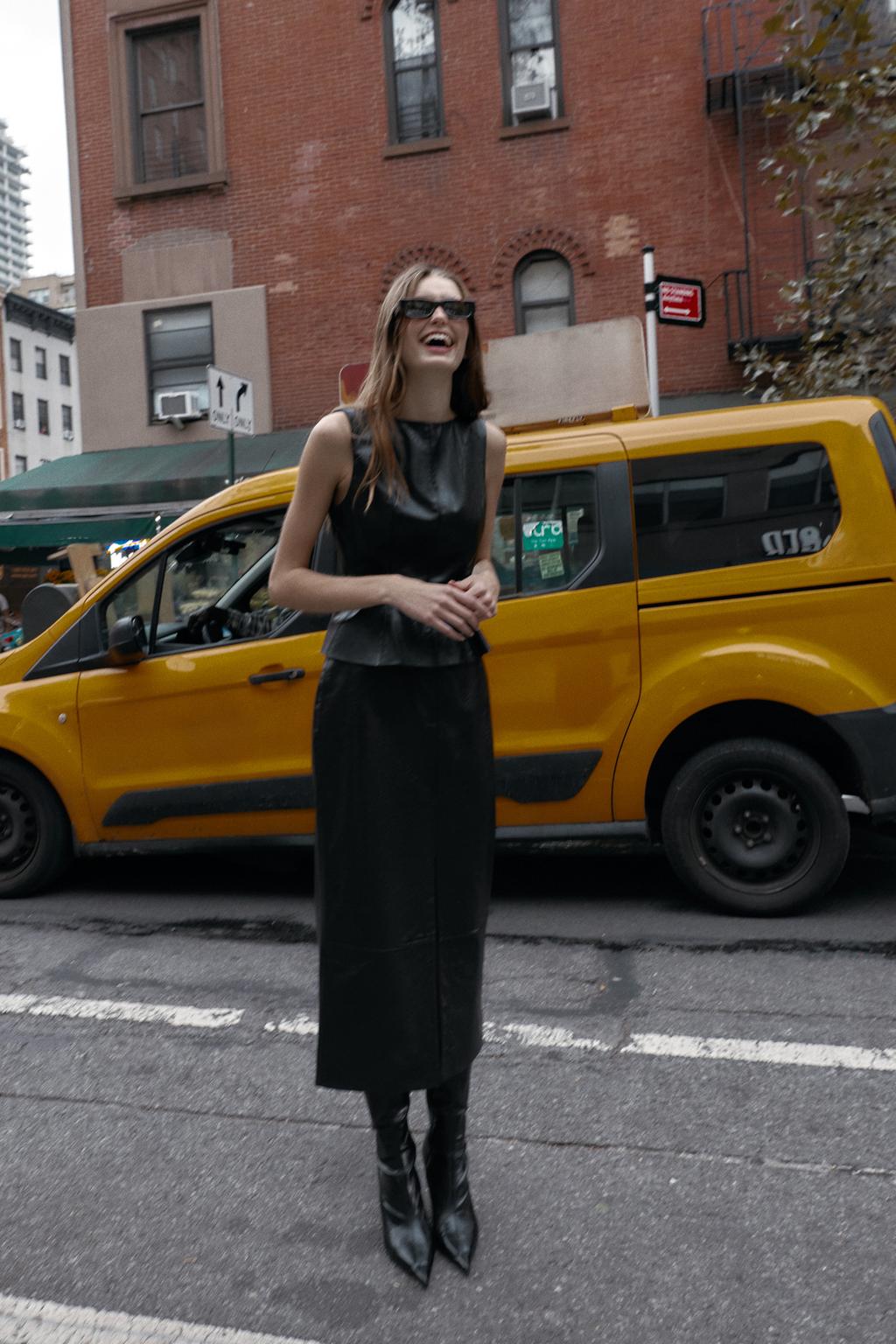 ЮБКА МИДИ ИЗ ИСКУССТВЕННОЙ КОЖИ