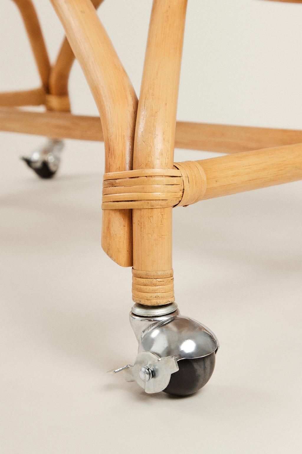 Детская мини-кроватка из ротанга