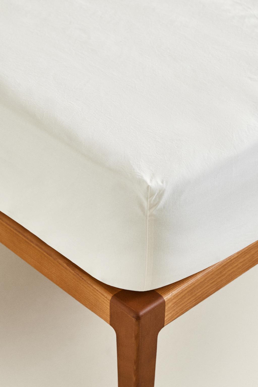 Простынь на резинке