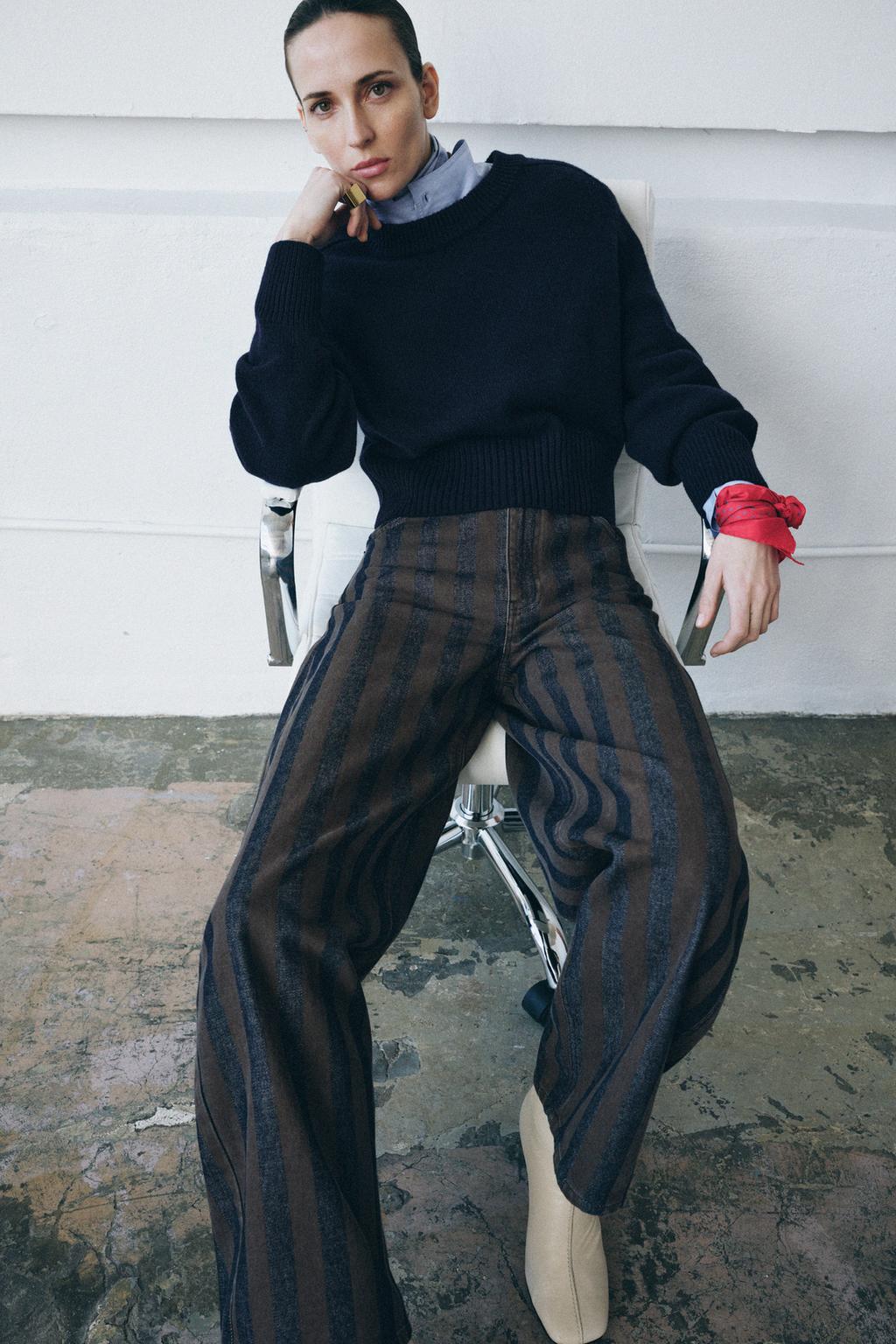 СВИТЕР ИЗ 100% ШЕРСТИ С ПОДПЛЕЧНИКАМИ