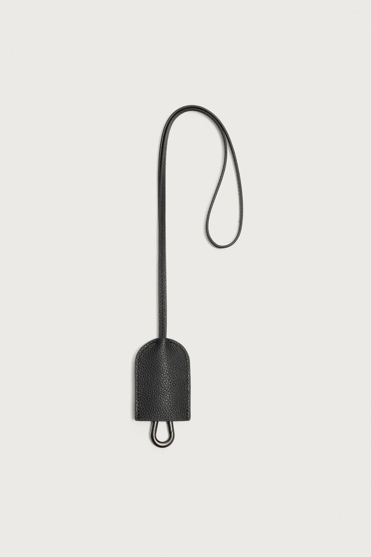 Брелок для ключей из кожи