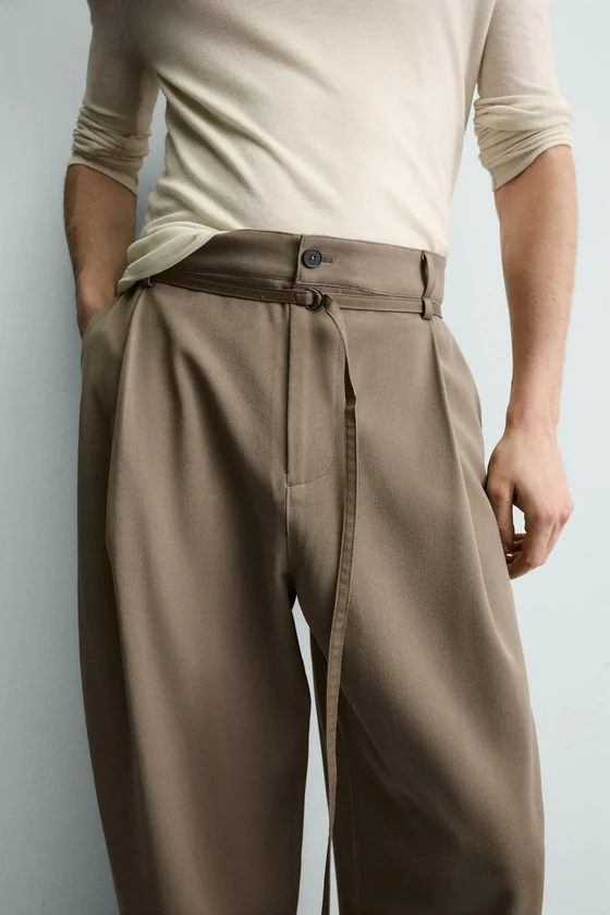 БРЮКИ BALLOON FIT С ЗАЩИПАМИ И ПОЯСОМ