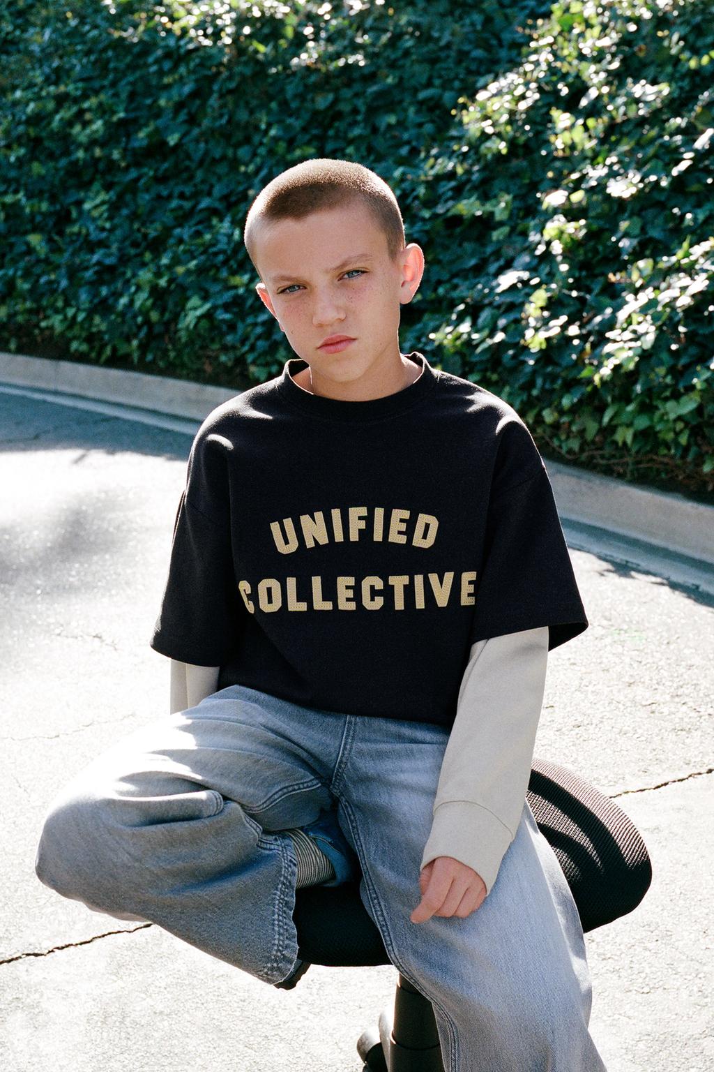 ТОЛСТОВКА С ДВОЙНЫМИ РУКАВАМИ В СТИЛЕ ПРЕППИ