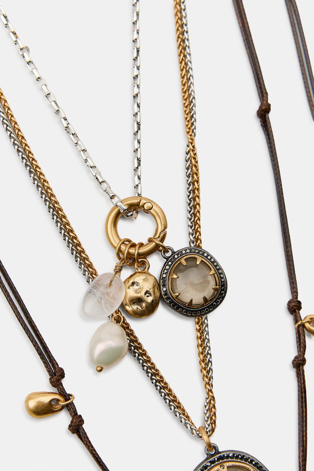 НАБОР ИЗ ТРЕХ ОЖЕРЕЛИЙ С КАМНЯМИ И ШАРМАМИ