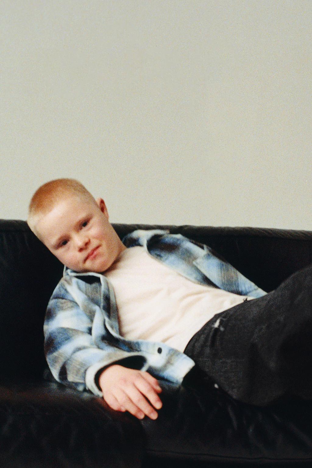 КУРТКА-РУБАШКА В КЛЕТКУ С ЭФФЕКТОМ ПОТЕРТОСТИ