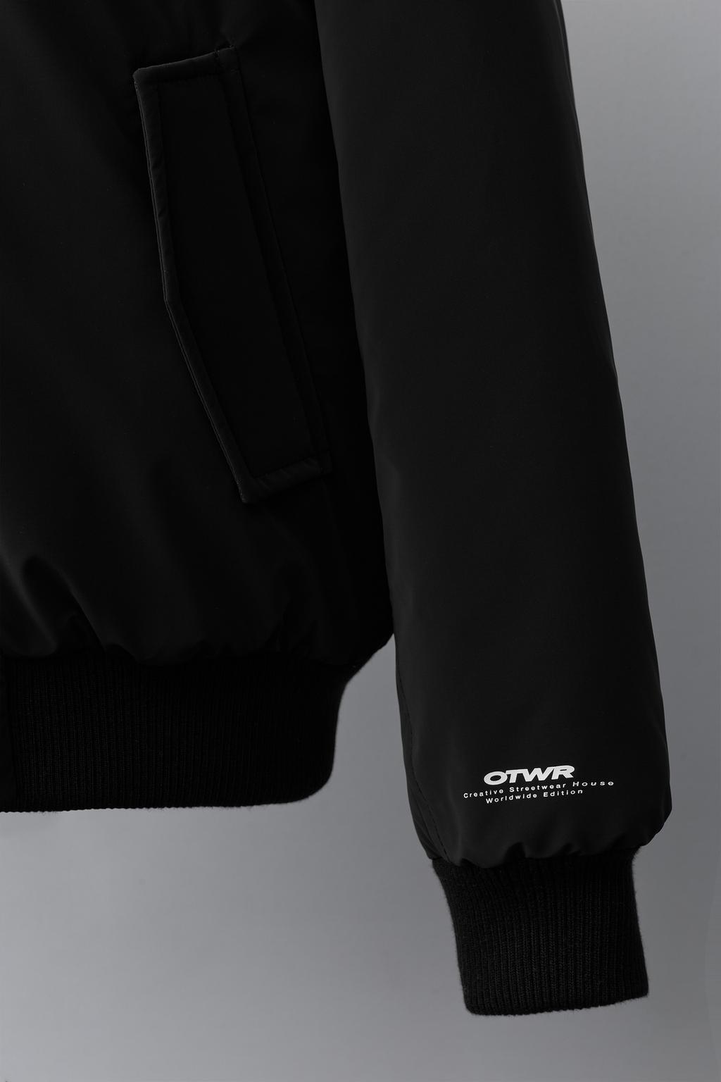 ПРОРЕЗИНЕННЫЙ БОМБЕР С ОТСТЕГИВАЮЩИМСЯ ФЛИСОВЫМ КАПЮШОНОМ