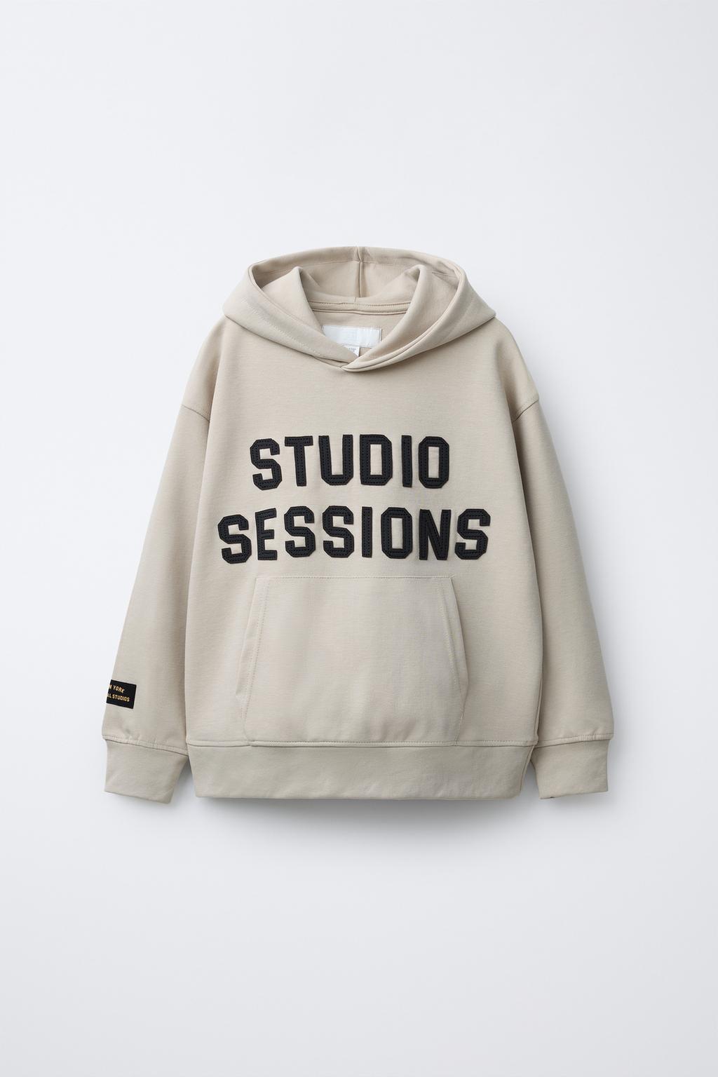 ХУДИ В СТИЛЕ ПРЕППИ ИЗ ТКАНИ ИНТЕРЛОК