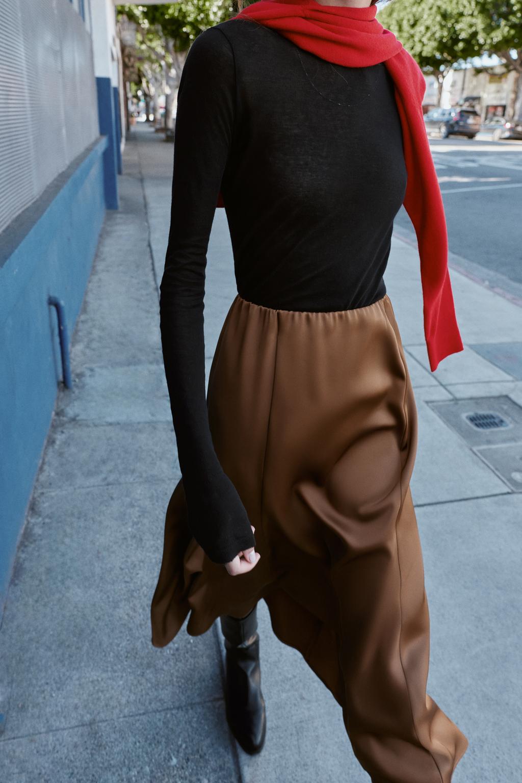 АТЛАСНАЯ ЮБКА МИДИ