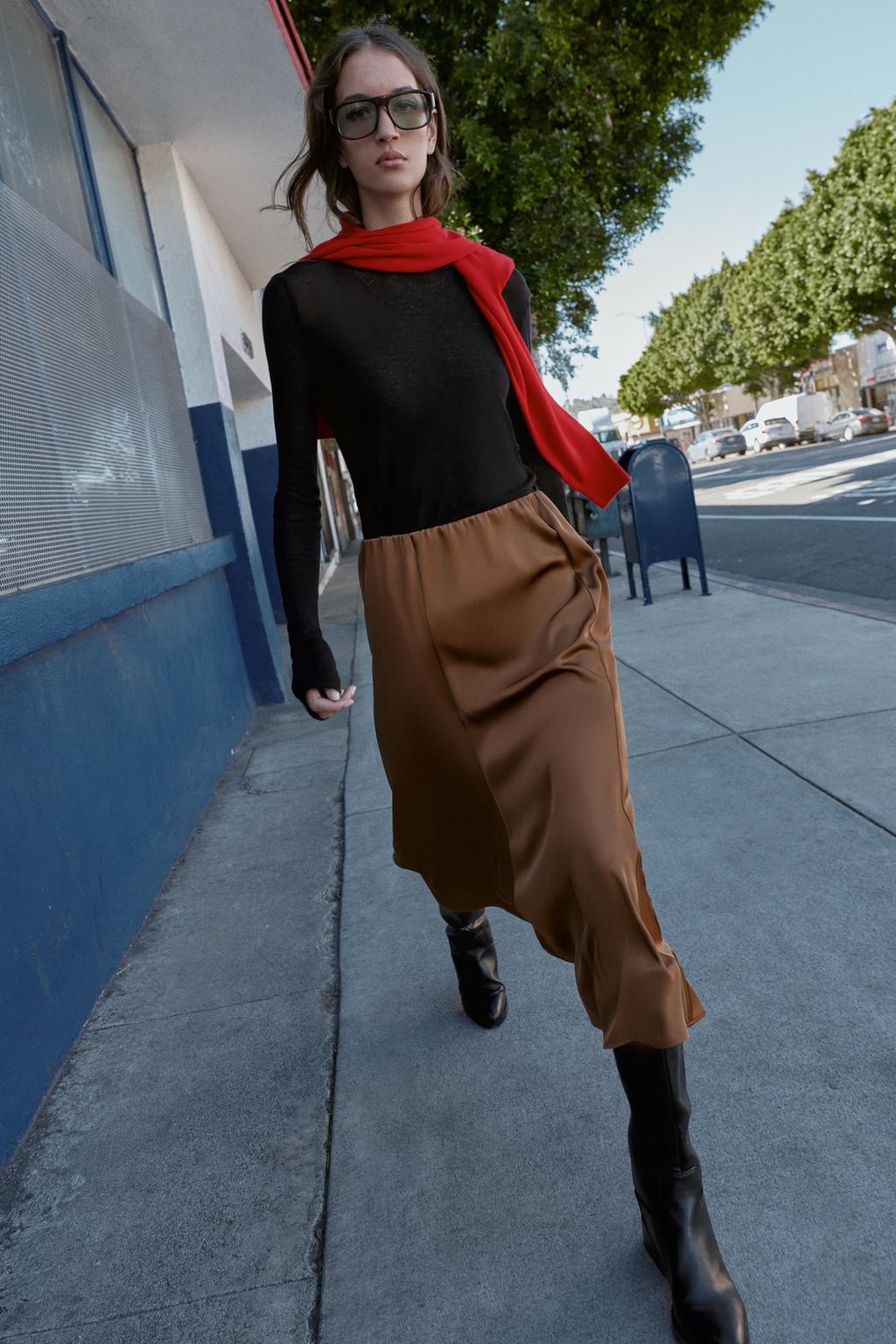 АТЛАСНАЯ ЮБКА МИДИ