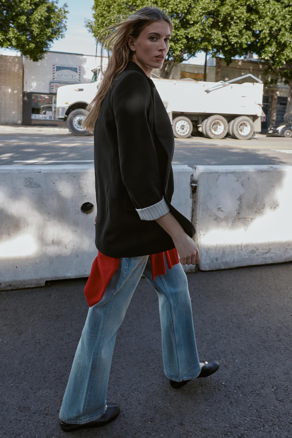 БЛЕЙЗЕР С ПРИНТОМ НА МАНЖЕТАХ