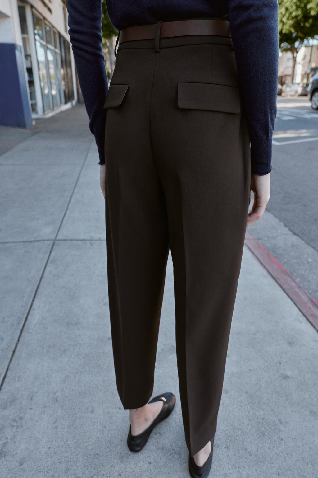 БРЮКИ С ЗАЩИПАМИ И РЕМНЕМ