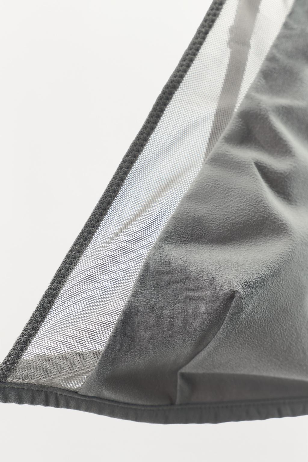 БЮСТГАЛЬТЕР С ТРЕУГОЛЬНЫМИ ЧАШКАМИ И ТЮЛЕМ