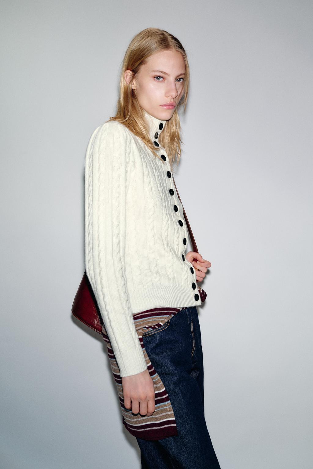 ВЯЗАНЫЙ КАРДИГАН С КОСАМИ