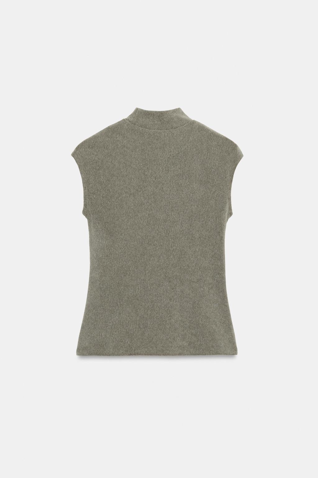 МЯГКИЙ ТОП С ВЫСОКИМ ВОРОТНИКОМ