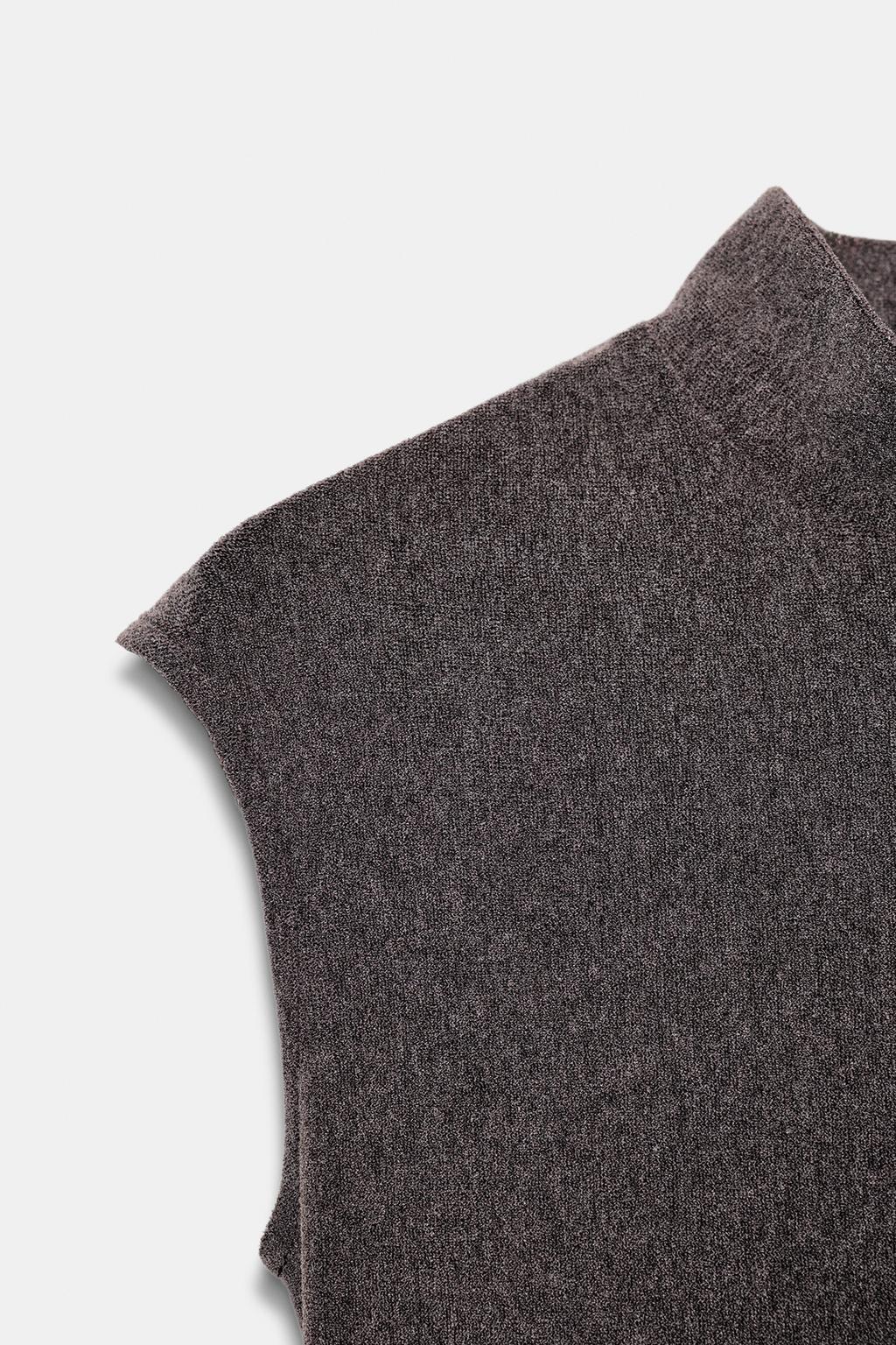 МЯГКИЙ ТОП С ВЫСОКИМ ВОРОТНИКОМ