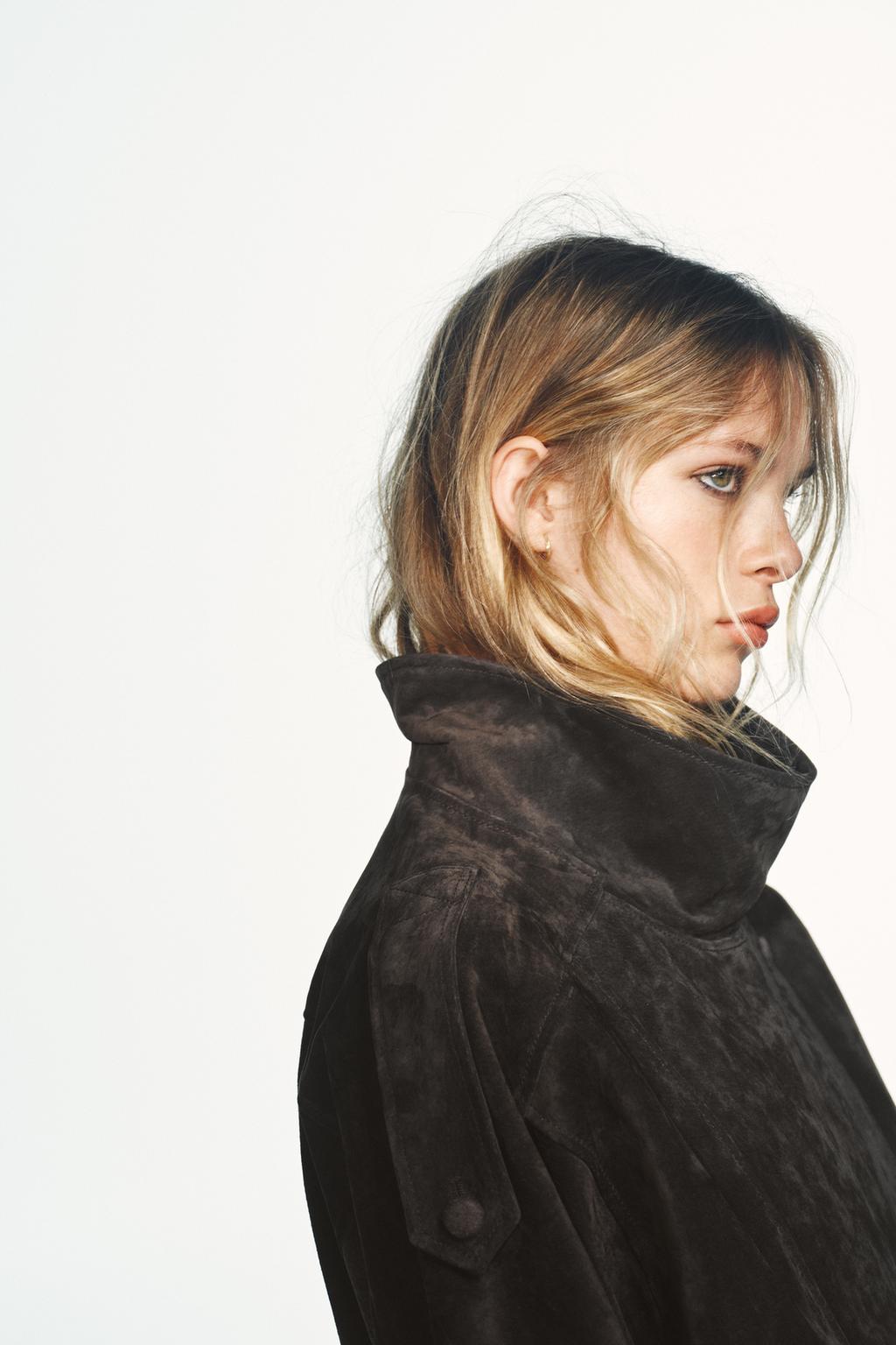 КУРТКА-БАЙКЕР ИЗ 100% ЗАМШИ С ОБТЯНУТЫМИ ПУГОВИЦАМИ