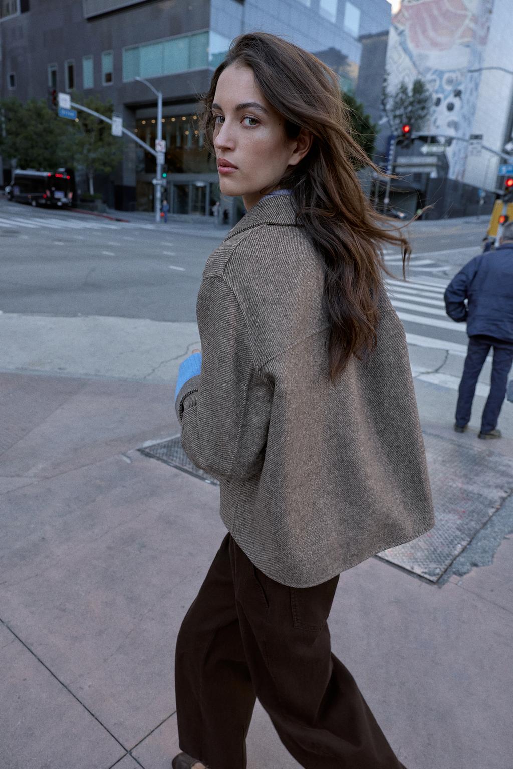 КОРОТКОЕ ПАЛЬТО ИЗ ШЕРСТИ