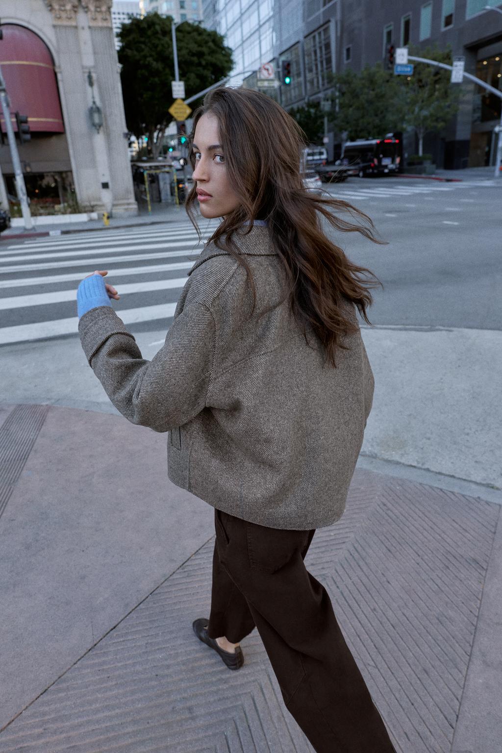 КОРОТКОЕ ПАЛЬТО ИЗ ШЕРСТИ