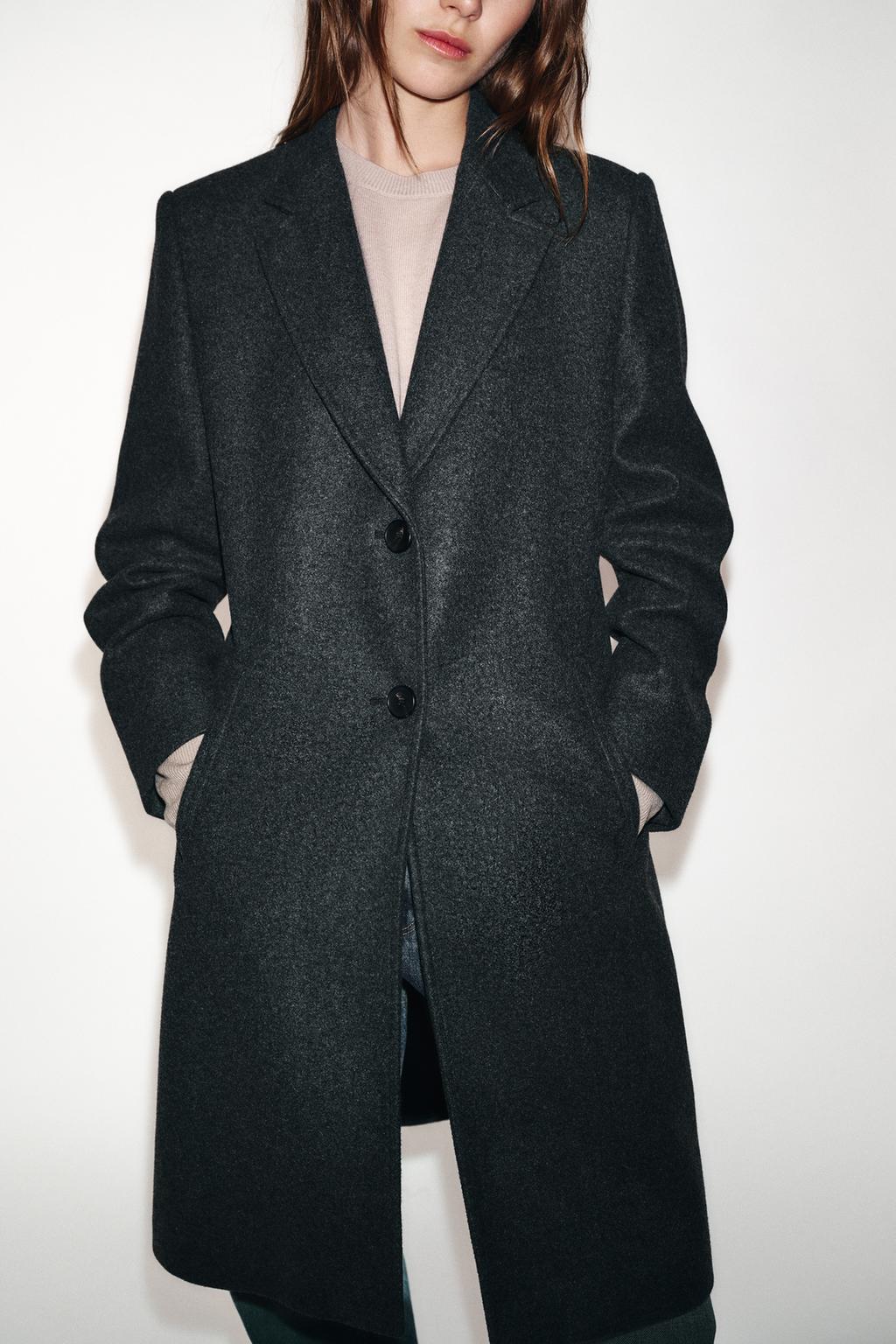 ПАЛЬТО ИЗ МЯГКОЙ ТКАНИ С ПОДПЛЕЧНИКАМИ