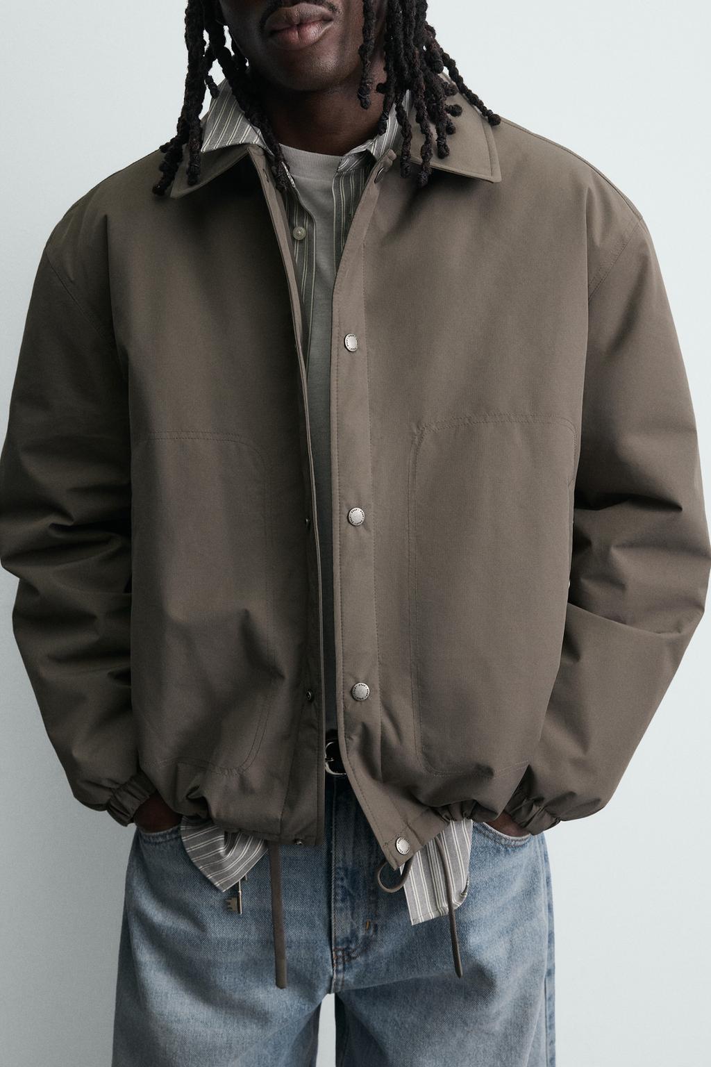 СТЕГАНАЯ КУРТКА ИЗ ВЫСОКОТЕХНОЛОГИЧНОЙ ТКАНИ