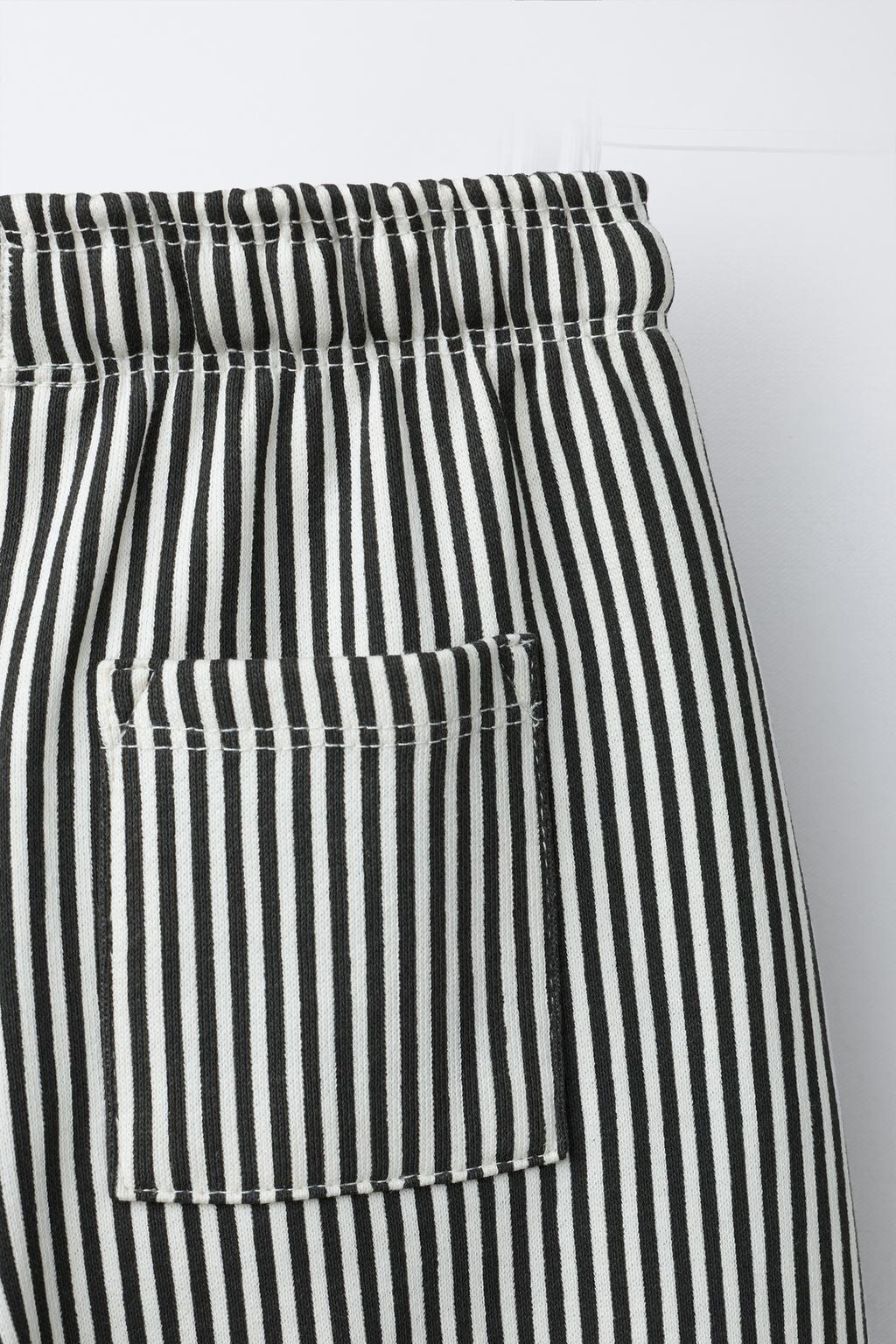 БРЮКИ ИЗ МЯГКОЙ ТКАНИ В ПОЛОСКУ