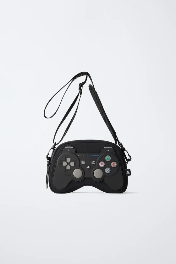 СУМКА С ПЛЕЧЕВЫМ РЕМНЕМ PLAYSTATION ™