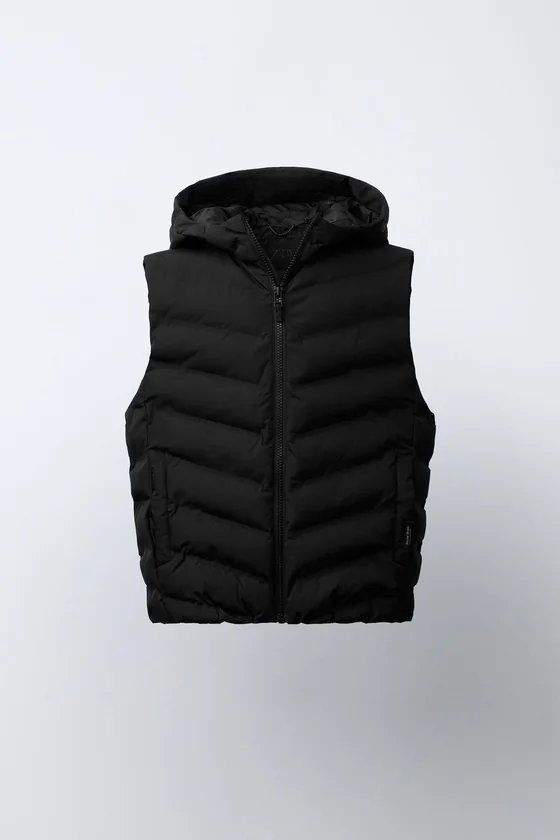 ОЧЕНЬ ЛЕГКИЙ ЖИЛЕТ WATER REPELLENT С КАПЮШОНОМ