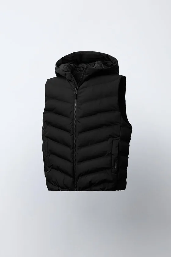 ОЧЕНЬ ЛЕГКИЙ ЖИЛЕТ WATER REPELLENT С КАПЮШОНОМ