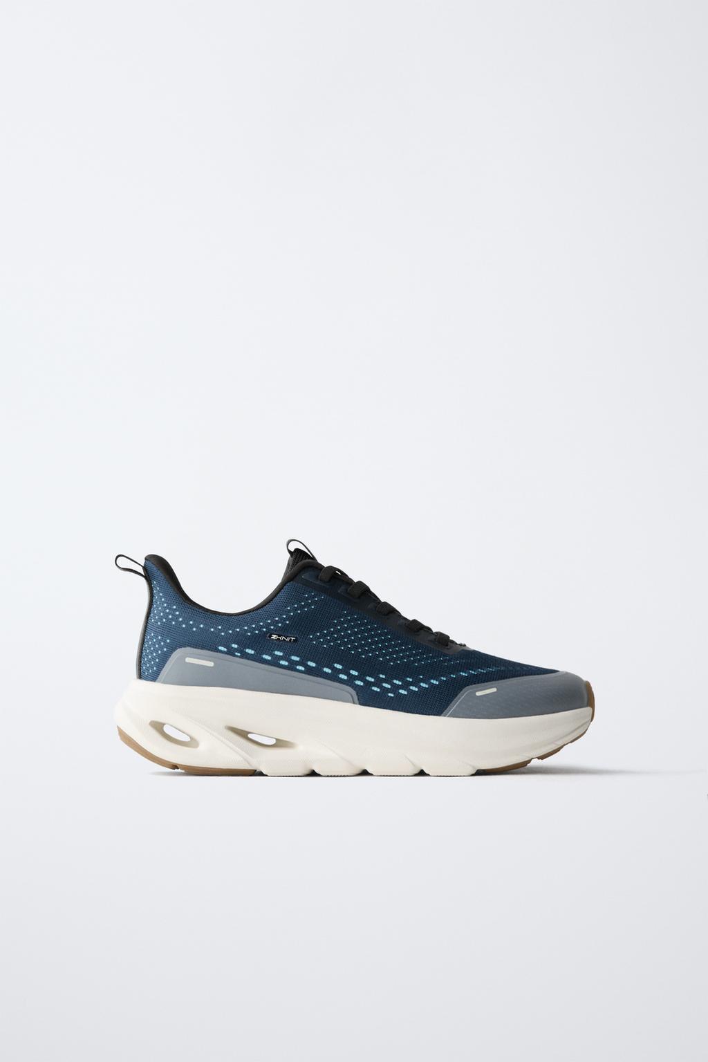 КРОССОВКИ С ДЕТАЛЯМИ НА ПОДОШВЕ