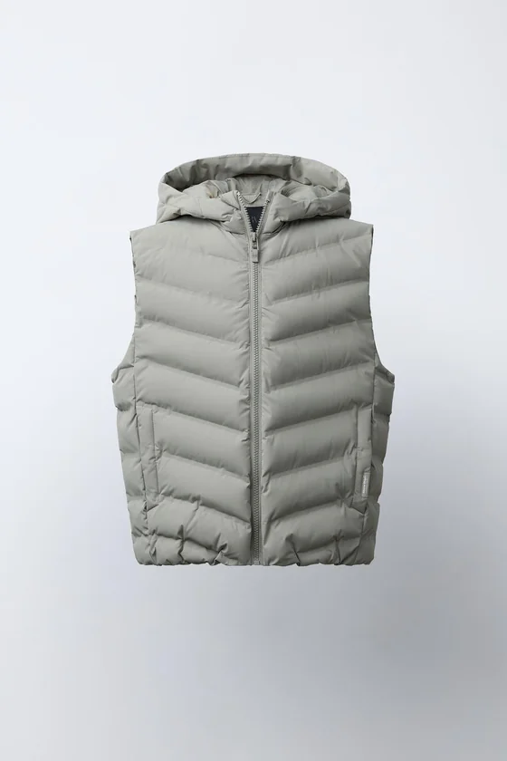 ОЧЕНЬ ЛЕГКИЙ ЖИЛЕТ WATER REPELLENT С КАПЮШОНОМ