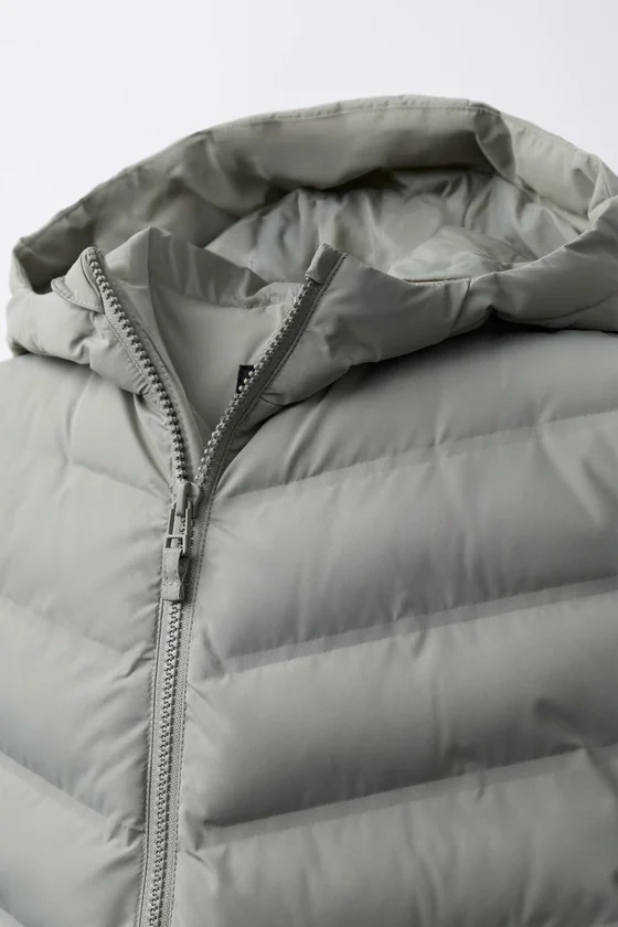 ОЧЕНЬ ЛЕГКИЙ ЖИЛЕТ WATER REPELLENT С КАПЮШОНОМ