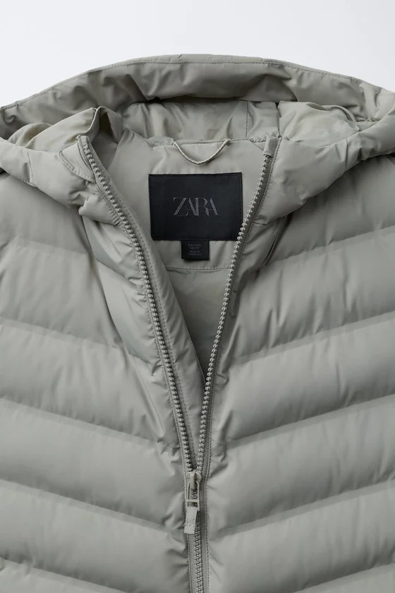 ОЧЕНЬ ЛЕГКИЙ ЖИЛЕТ WATER REPELLENT С КАПЮШОНОМ